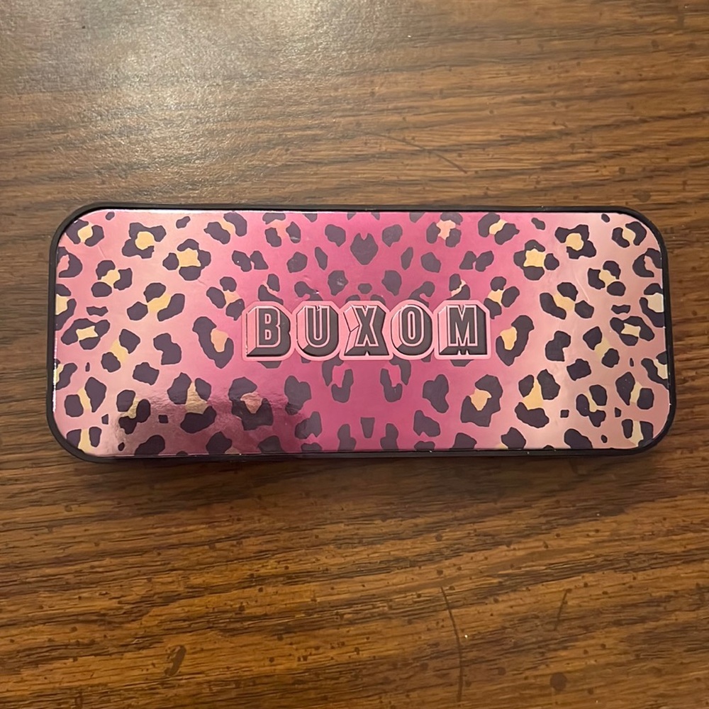 Buxom dolly’s wild side eyeshadow palette